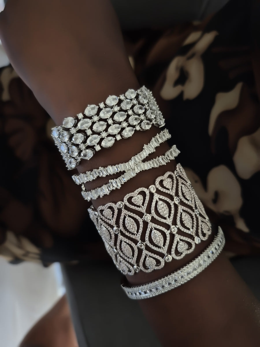 Mixie Basic Bangle Bracelet